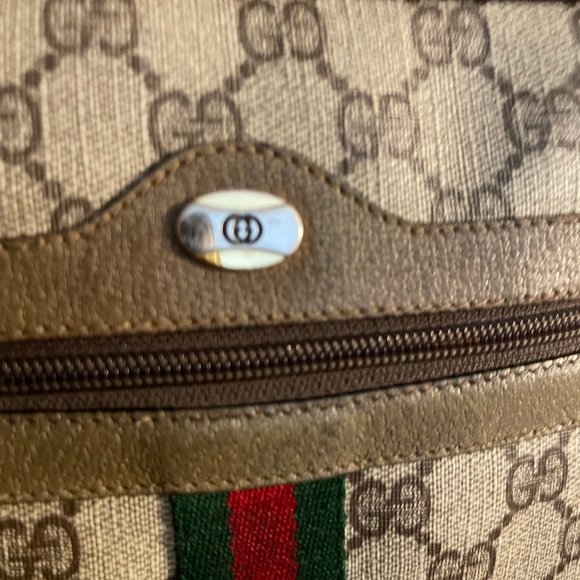 Authentic Vintage Gucci Cross Body”Beautiful preloved please look at all photos. - Picture 5 of 12